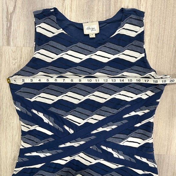 Beige By Eci Sleeveless Mini Sheath Dress Navy Blue Geometric Print Size 14 - Picture 3 of 6